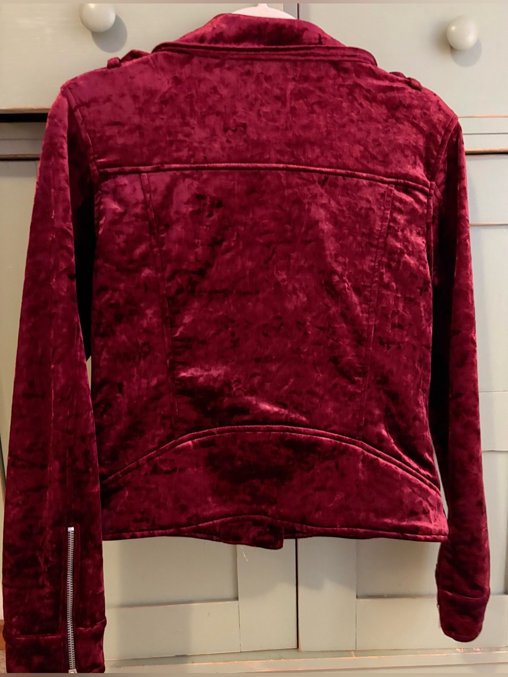 [BLANKNYC] NWOT Crushed Velvet Cropped Asymmetrical Moto Jacket Deep Merlot - M - Picture 13 of 15